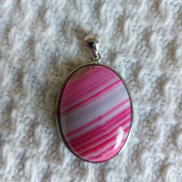 🌸 Vintage Oval Agate Pendant Necklace – Pink & White Silver Jewelry - Picture 1 of 2